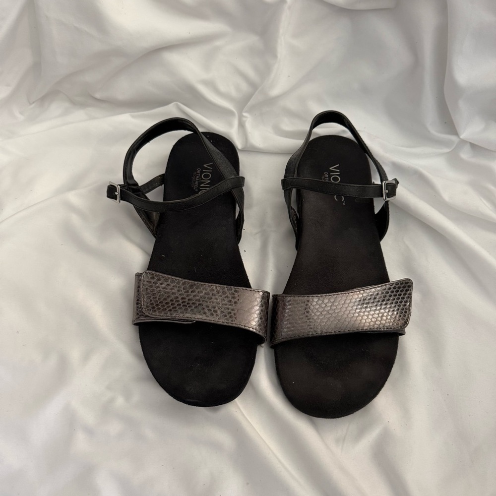EUC Vionic Sondra Orthaheel Metallic Snake Slingback Sandals - Picture 2 of 7